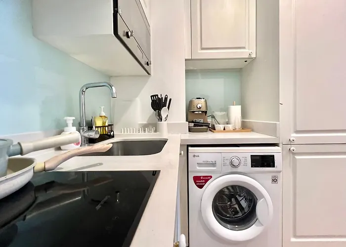 6minbts Private 2br+bath Balconies Wifi1gb Parking